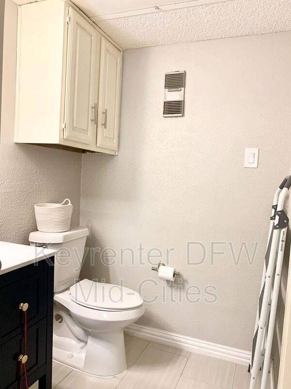 Building Photo - 2623 Piedras Dr