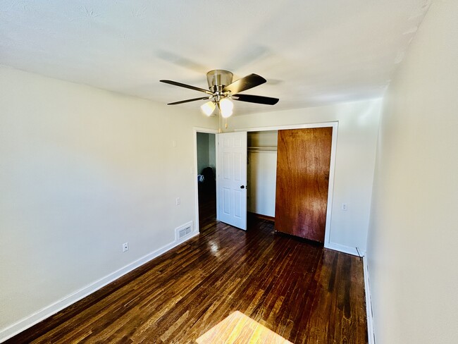 Front bedroom - 717 Koogler St