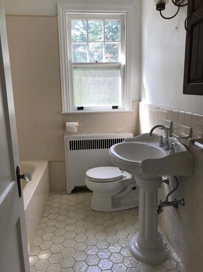 Bathroom upstairs - 2344 Huntingdon Pike