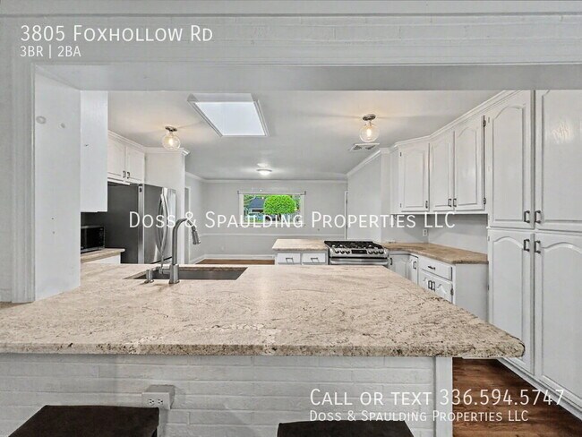 Building Photo - 3805 Foxhollow Rd-
