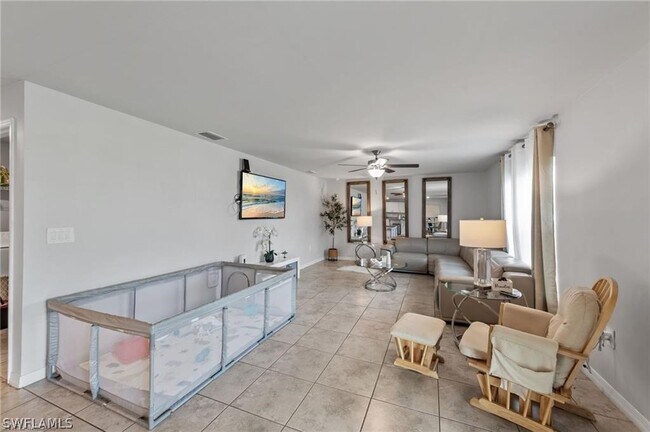 Building Photo - 1013 NE 15th St