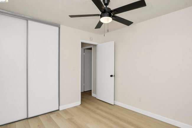 Building Photo - 630 Heather Pl