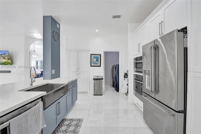 Building Photo - 1367 Camellia Cir