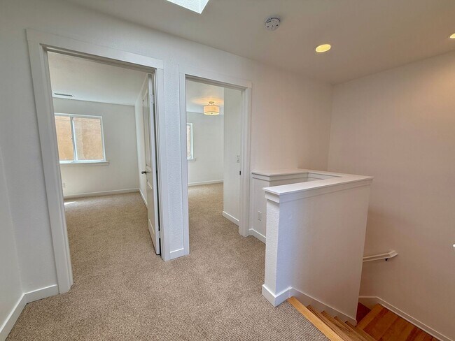 Building Photo - Beautiful 3BD/3.5BA Rowhome in Bankers Hil...