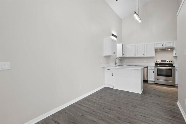 Building Photo - 640 Tower Dr