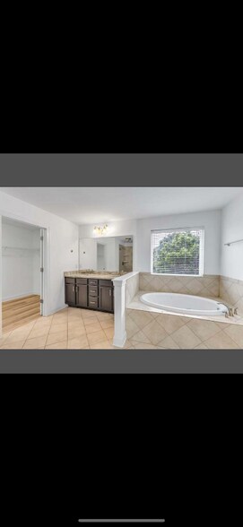 Building Photo - 3612 Turfway Ct
