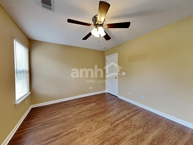 Building Photo - 226 Vintage Cir