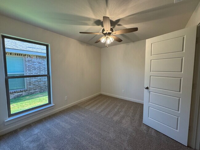 Building Photo - Brand New 3-bedroom 2-bath Home in Burgamy Park!