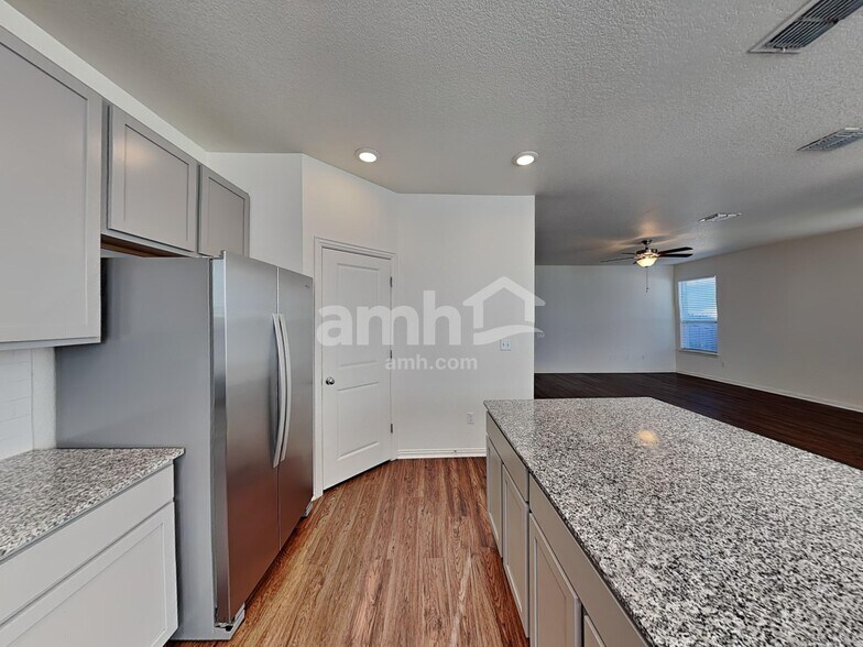 Building Photo - 2726 Wolfcreek