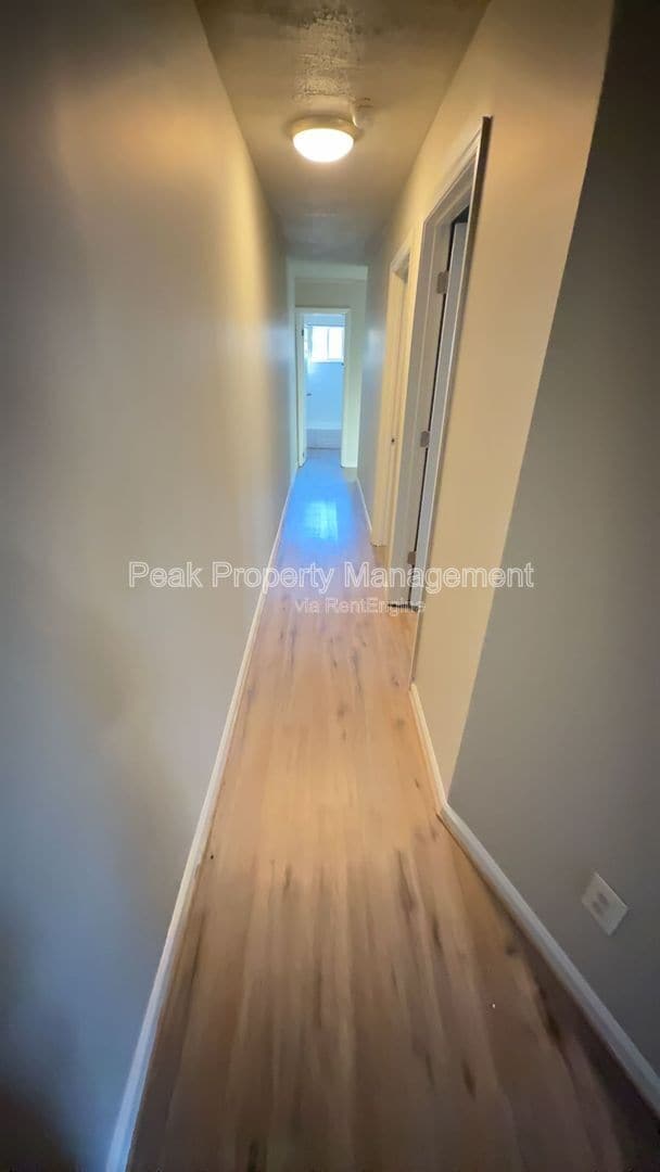 Building Photo - 925 N 20th St