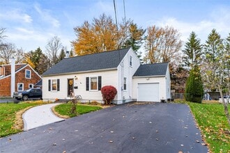 Building Photo - 46 Country Ln