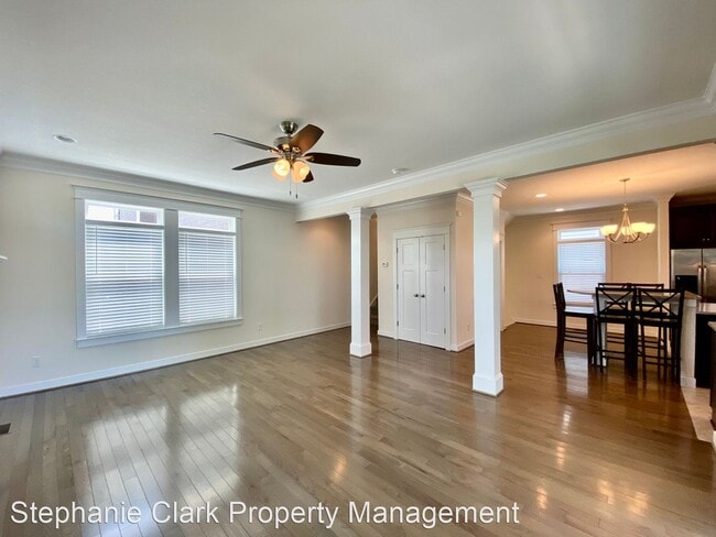 Building Photo - 3 br, 3.5 bath House - 4450 Lookout Road #B