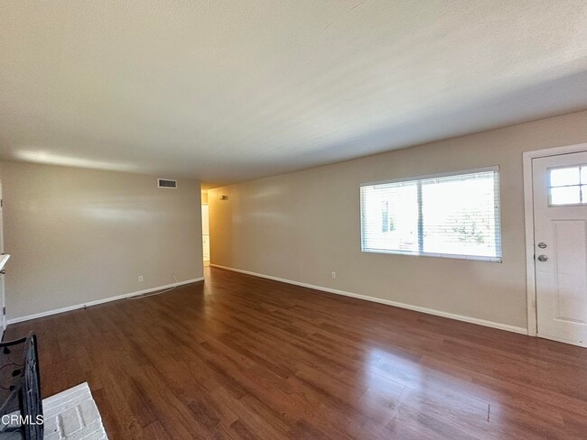Building Photo - 36 La Verne Ave
