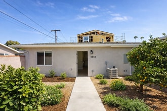 Building Photo - 3BD/1BA on 63rd!