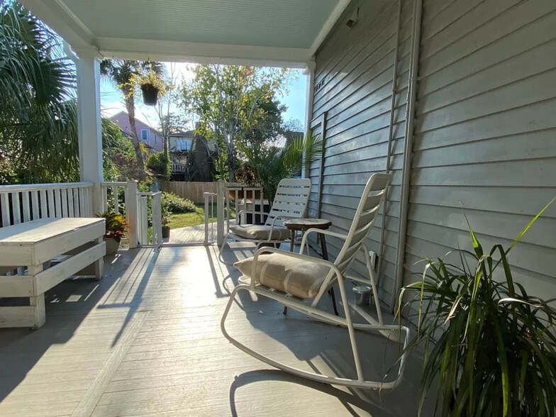 Building Photo - 9 Gadsden St