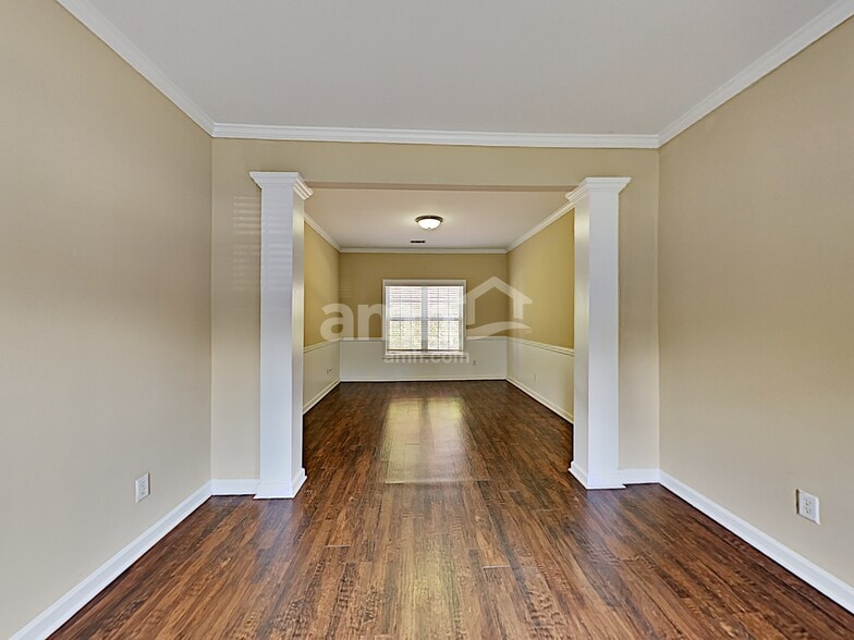 Building Photo - 1852 Clear Springs Ln