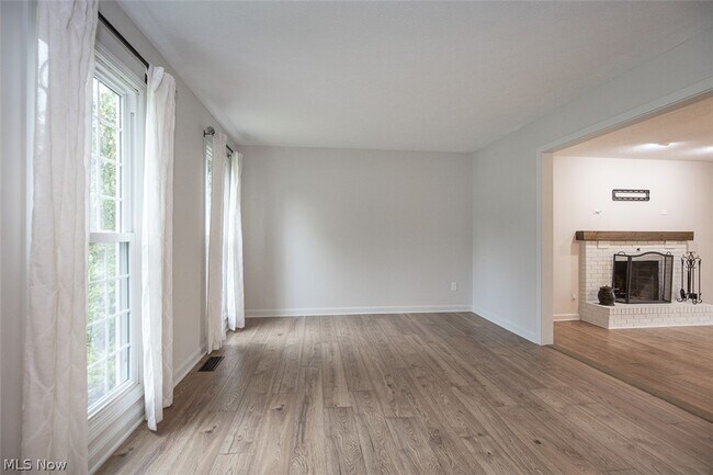 Building Photo - 7528 Lakedge Ct