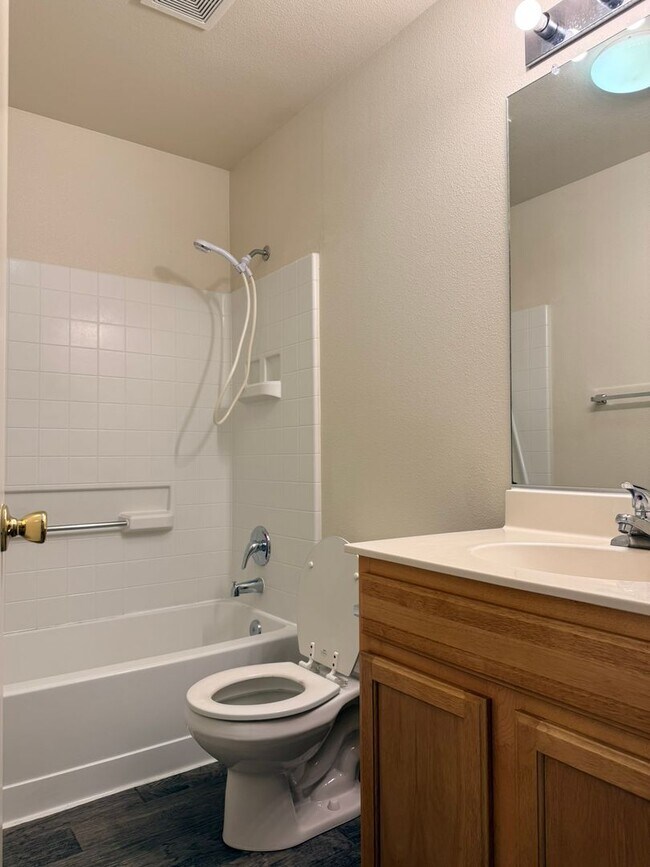 Building Photo - 1277 Sunrise Dr