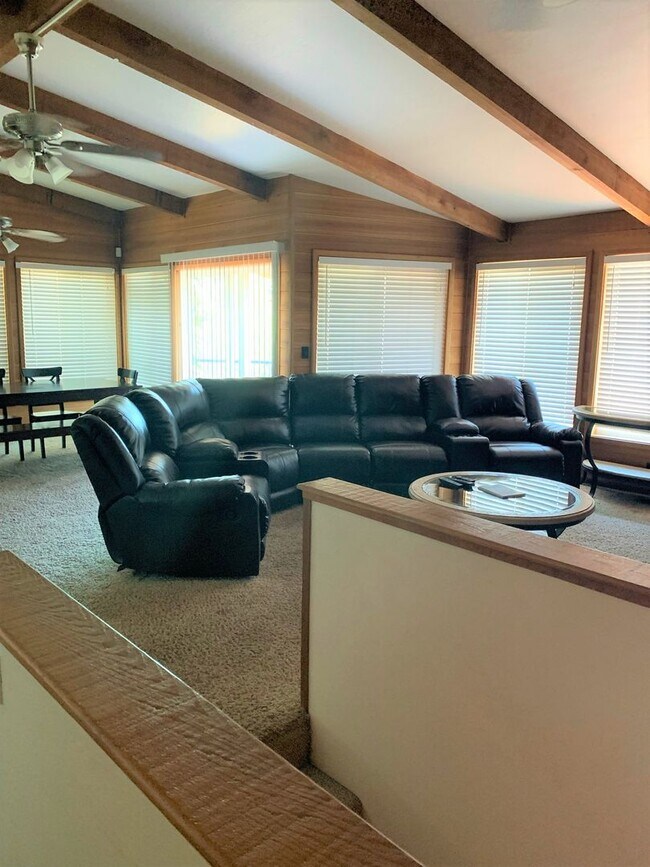 Building Photo - Lake Oroville Lake House with Spectacular Views!