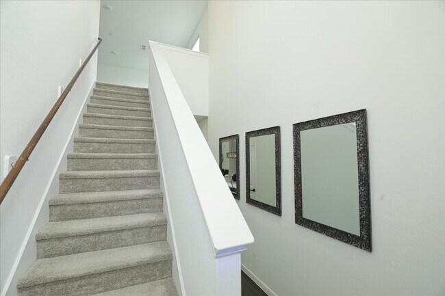 Building Photo - 14463 Cedar Ledge Ln