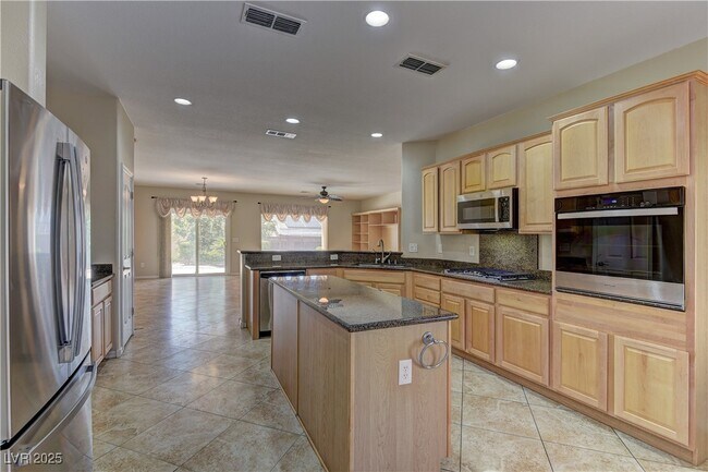 Building Photo - 2365 Wisconsin Dells Dr