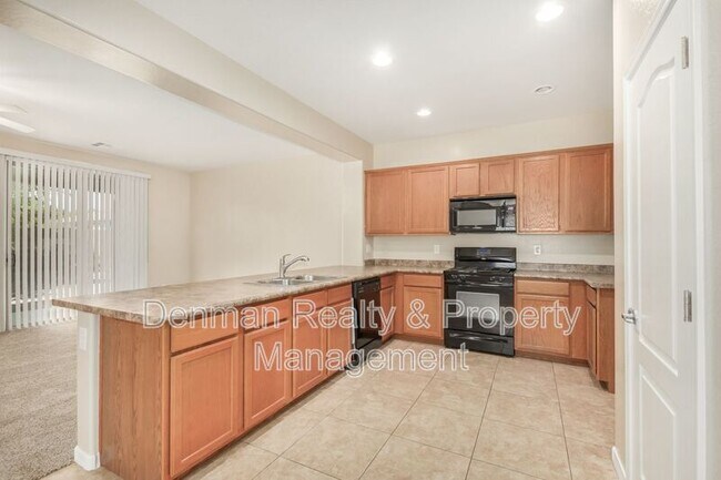 Building Photo - 1154 W Stephanie Ln
