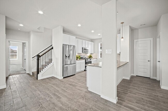 Building Photo - 144 Shining Pt Dr