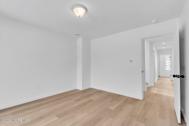 Building Photo - 211 Dewitt Ave