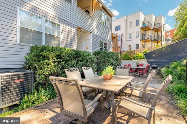 Building Photo - 2650 39th St NW