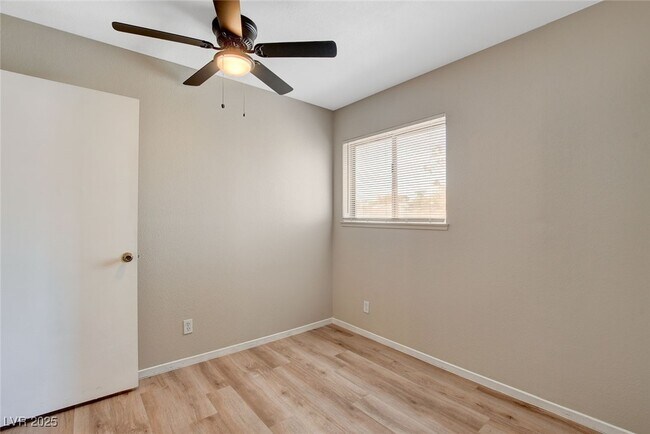 Building Photo - 620 Palmhurst Dr