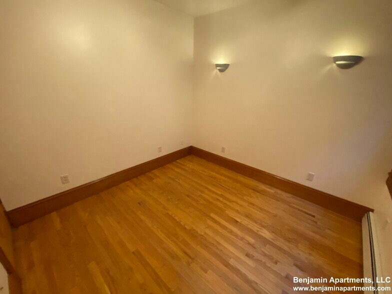 Building Photo - 97 Myrtle St