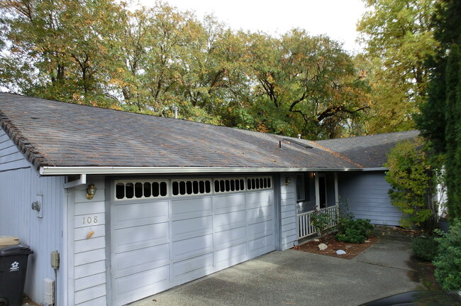 Primary Photo - Beautiful Home In Quiet Neighborhood