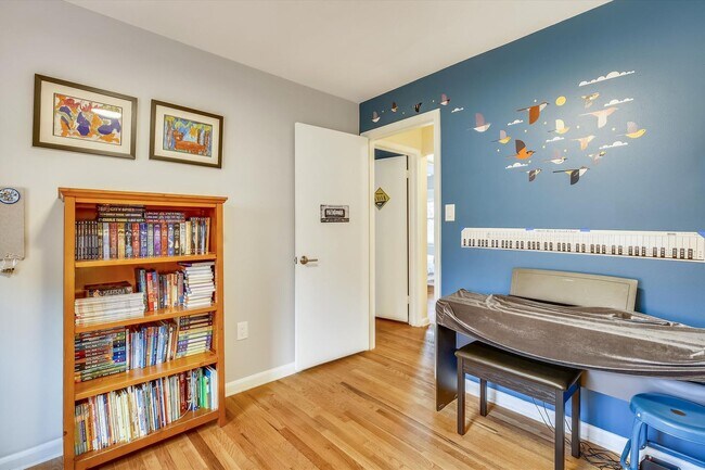 Building Photo - Fabulous 5BR 2.5BA Located in Close in Roc...