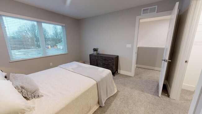 Building Photo - Bluebell | Two Bedroom - Basement Walkout