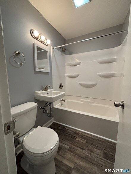 Building Photo - 142 Meridian St