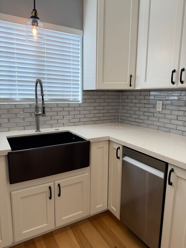 Building Photo - 26156 Sanz