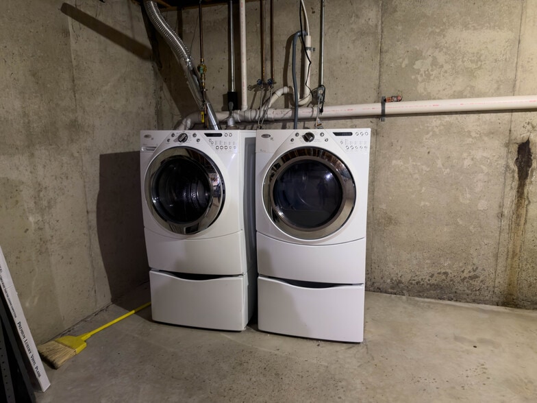 Building Photo - 2146 Walnut St