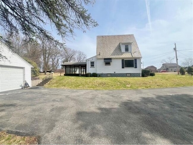 Building Photo - 310 W Meyer Ave
