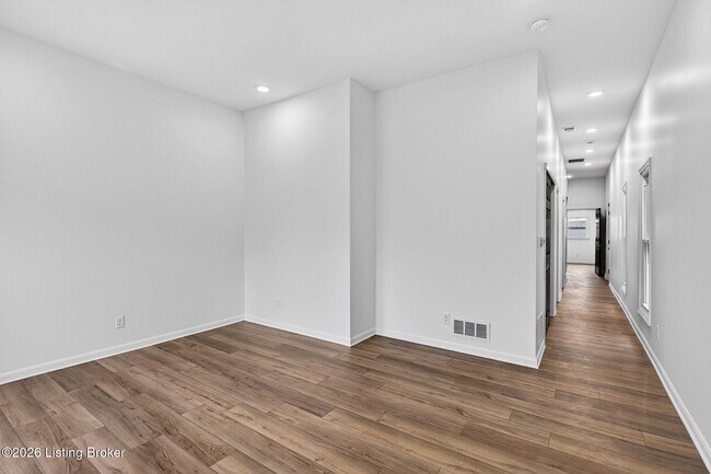 Building Photo - 508 Lilly Ave