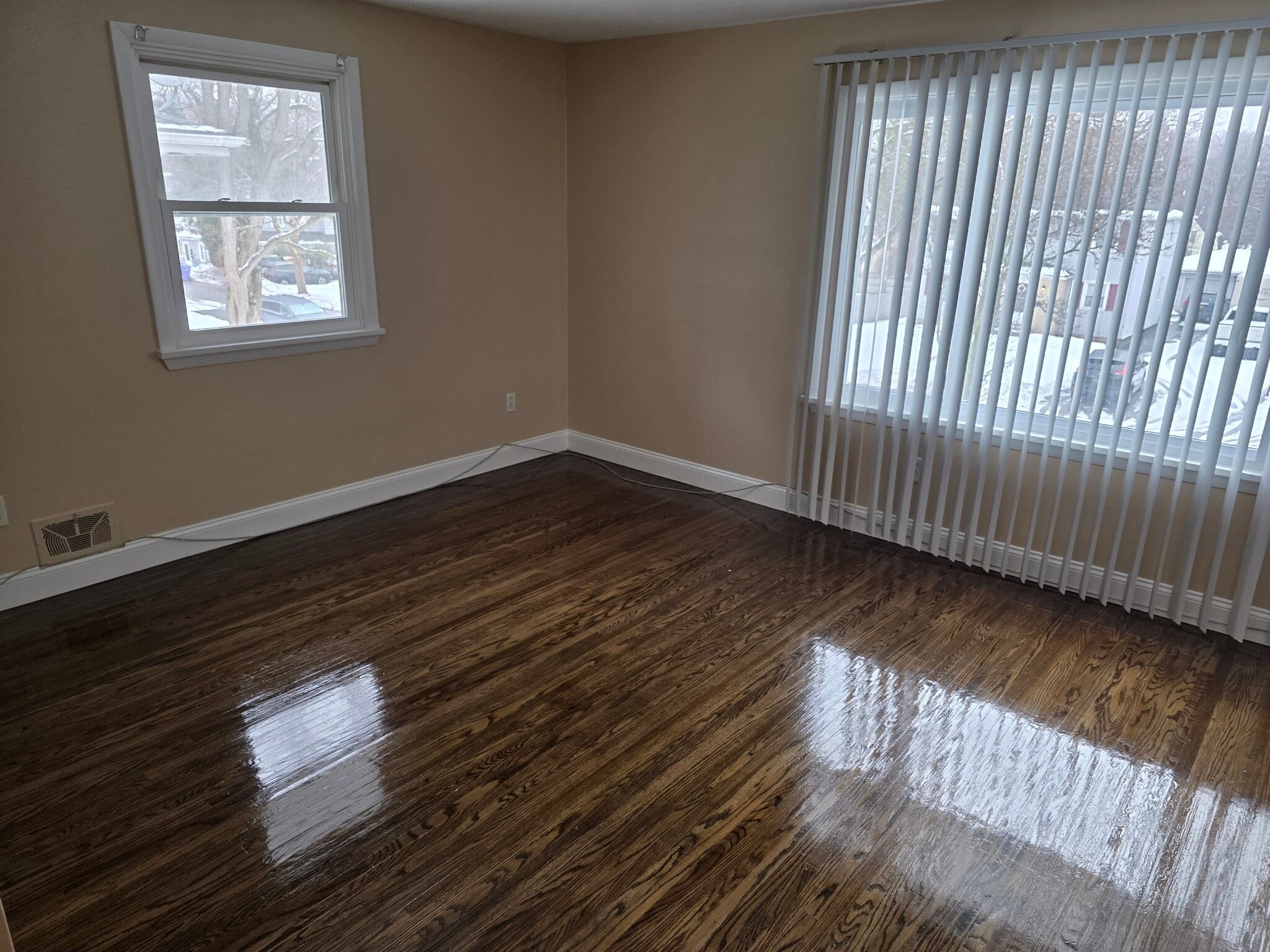 Building Photo - 65 Valley St