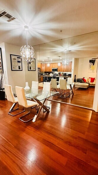 Building Photo - 10655 N 9th St