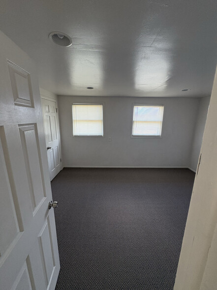 Building Photo - 6137 N 35th St