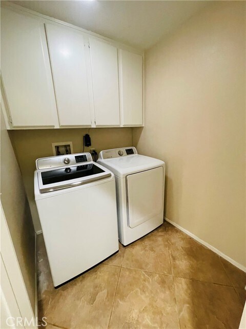 Building Photo - 26331 Arboretum Way