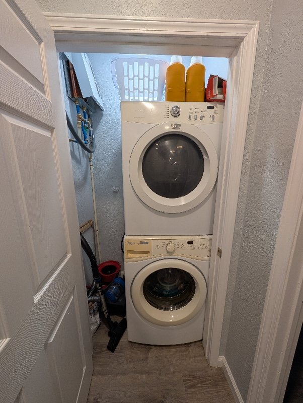 Building Photo - 118 Canadian St