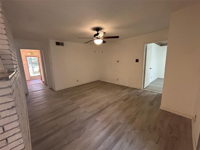 Building Photo - 617 Forest Ln