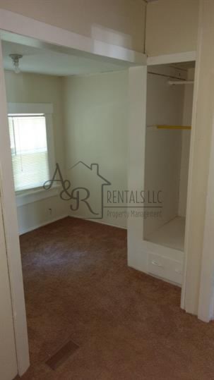 Building Photo - 1304 S Joplin St