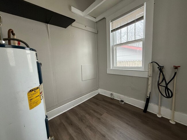 Building Photo - Great 3 bedroom Craftsman in Paducah for rent