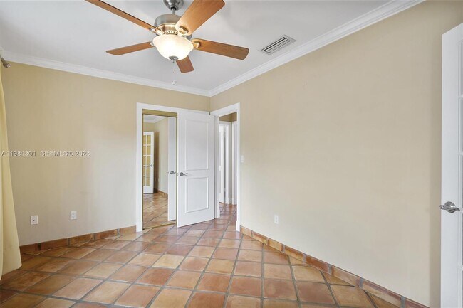 Building Photo - 300 187th St