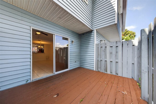 Building Photo - 1921 NE 15th Ave