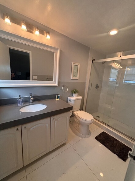 Building Photo - 3801 S Ocean Dr